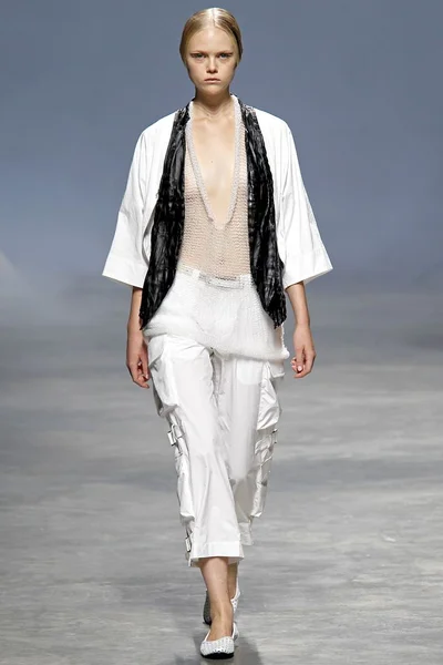 Look 12